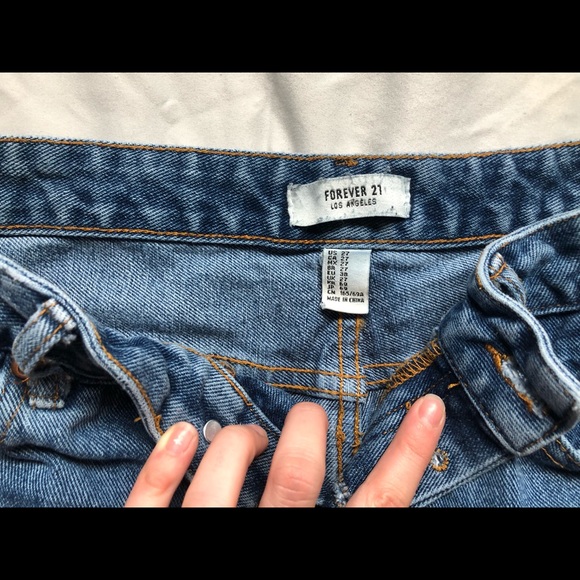 Denim shorts - Picture 2 of 3